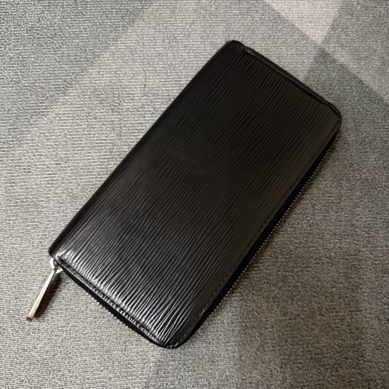 Lv水波紋拉鍊長夾（M60072）-1