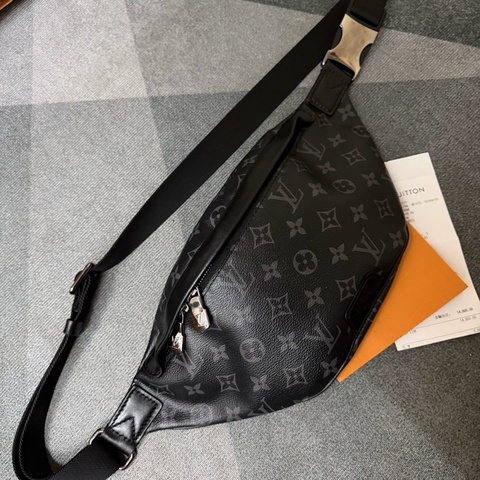 Lv新款黑花腰包（M46035 ) 芯片款