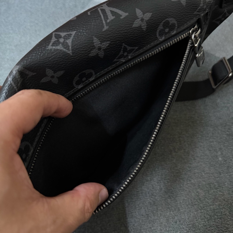 Lv新款黑花腰包（M46035 ) 芯片款-7