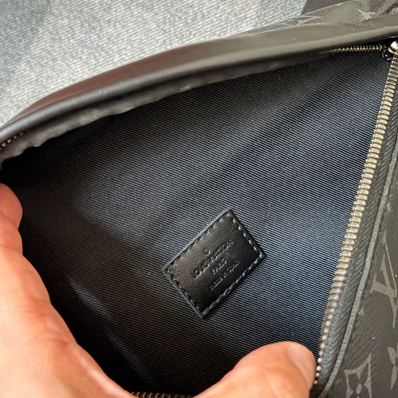 Lv新款黑花腰包（M46035 ) 芯片款-9