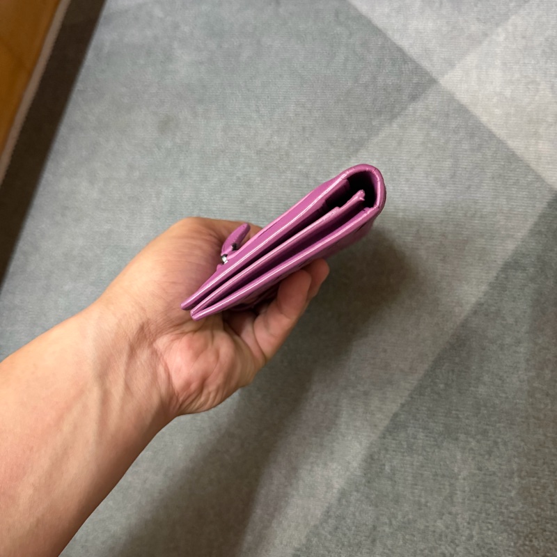 BOTTEGA VENETA 純手工羊皮編織扣式零錢中長夾.桃紅-2