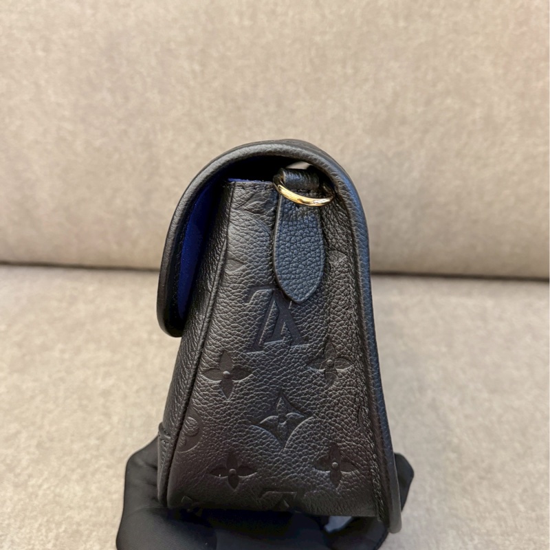 LV黑色法棍包/側背包-5