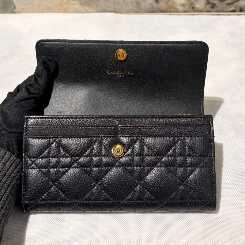 Dior黑牛皮金釦信封長夾-8