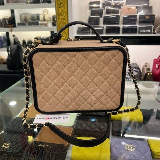東區正精品㊣CHANEL VANITY CASE 24cm 香奈兒駝色黑邊荔枝牛皮菱格紋金釦拉鍊斜背包化妝箱包兩用包大款 RZ6356-5