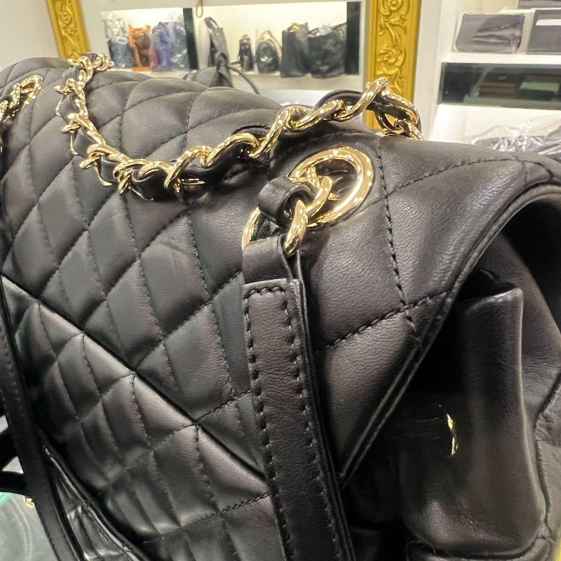 東區正精品㊣CHANEL A91122 香奈兒黑色羊皮翻蓋金釦金鍊雙肩後背包大款 RZ6358-3