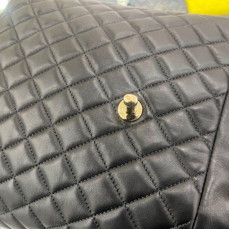 東區正精品㊣CHANEL A91122 香奈兒黑色羊皮翻蓋金釦金鍊雙肩後背包大款 RZ6358-12