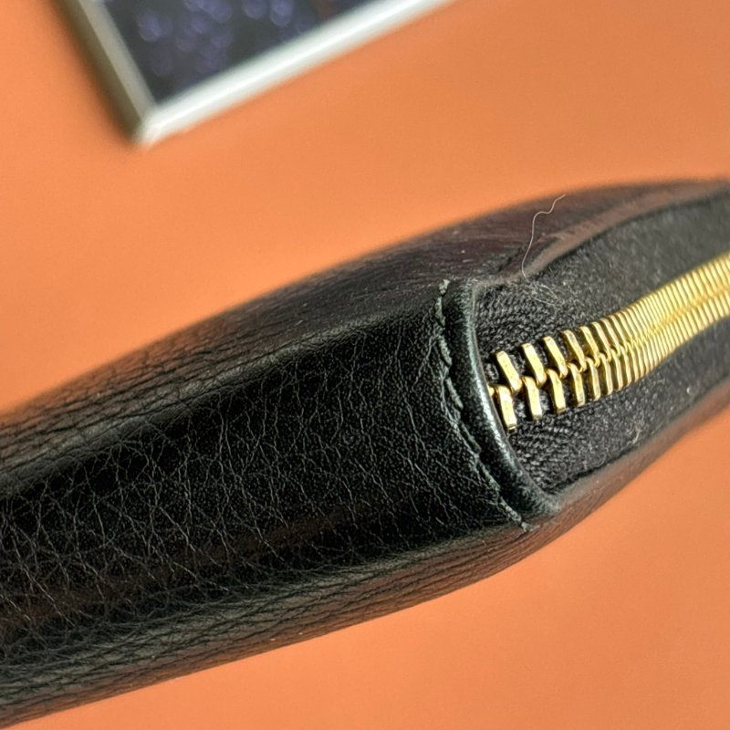 ::GUCCI:: 291102 Soho黑色皮革雙G壓紋流蘇拉鍊長夾-11