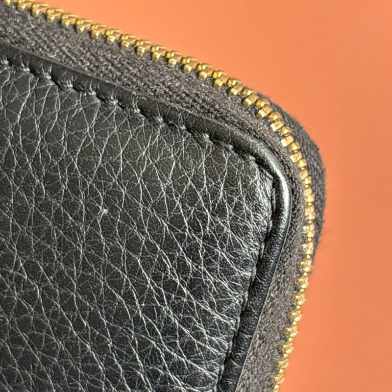 ::GUCCI:: 291102 Soho黑色皮革雙G壓紋流蘇拉鍊長夾-14