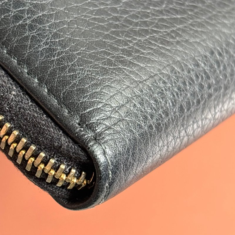 ::GUCCI:: 291102 Soho黑色皮革雙G壓紋流蘇拉鍊長夾-17