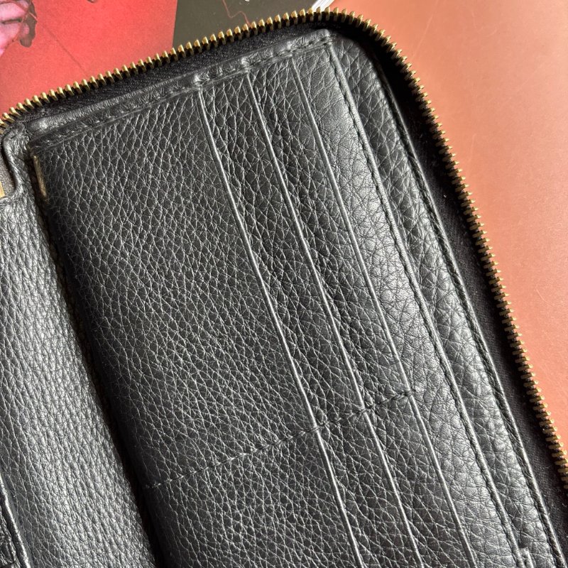 ::GUCCI:: 291102 Soho黑色皮革雙G壓紋流蘇拉鍊長夾-22