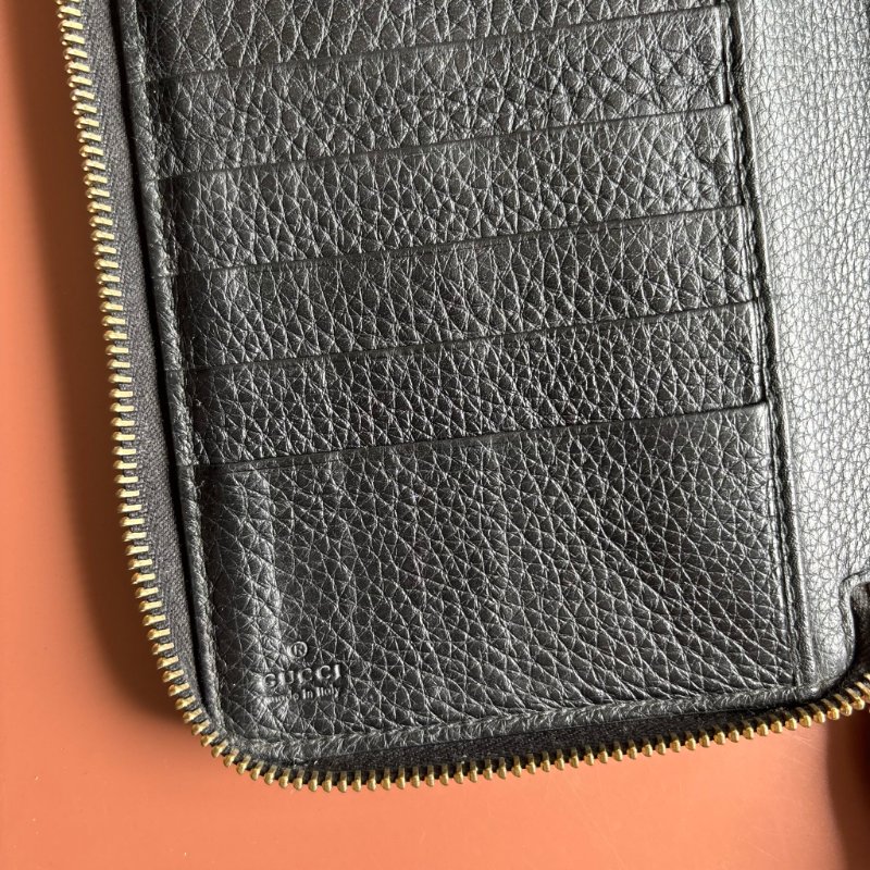 ::GUCCI:: 291102 Soho黑色皮革雙G壓紋流蘇拉鍊長夾-24