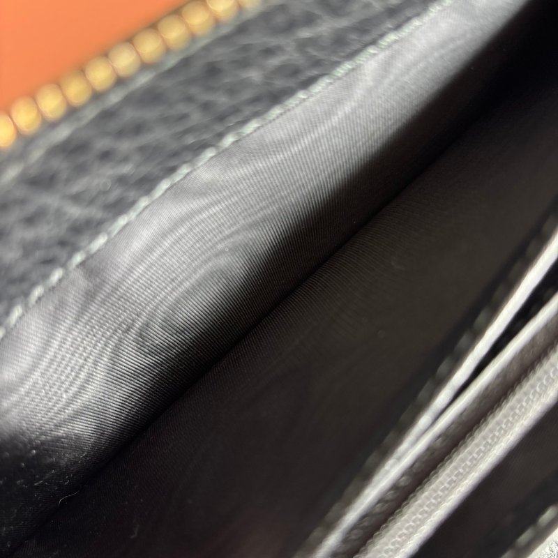 ::GUCCI:: 291102 Soho黑色皮革雙G壓紋流蘇拉鍊長夾-29