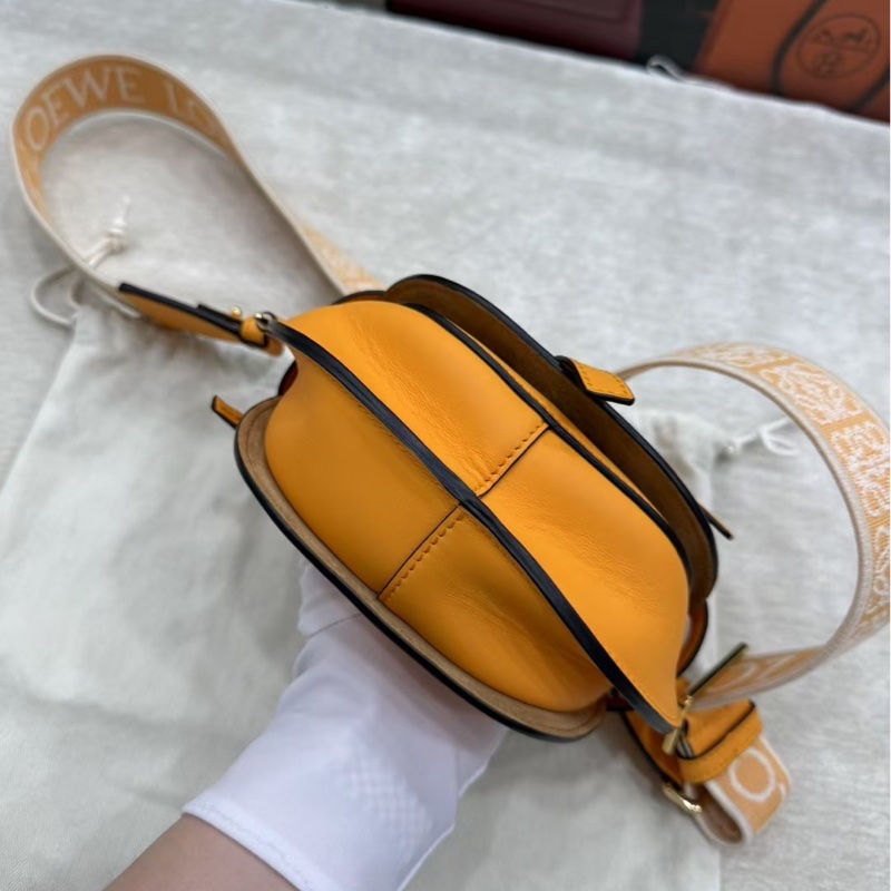 LOEWE羅意威新款經典馬鞍包-2