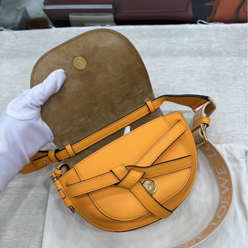 LOEWE羅意威新款經典馬鞍包-3