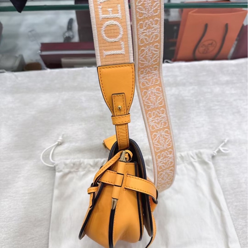 LOEWE羅意威新款經典馬鞍包-4