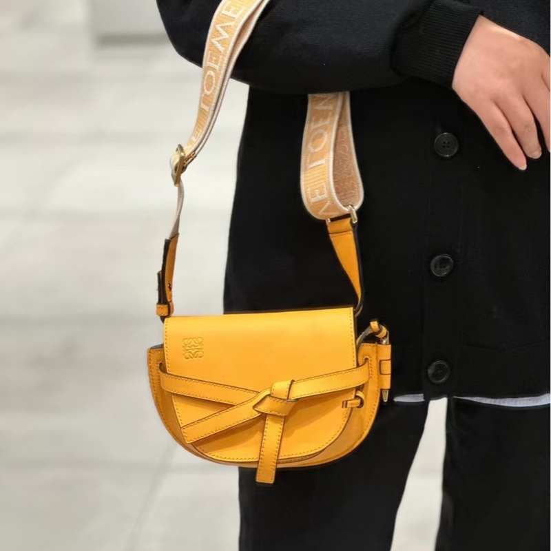 LOEWE羅意威新款經典馬鞍包-5