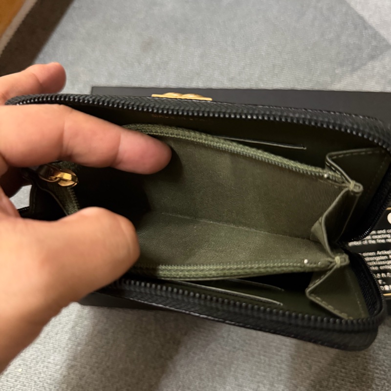 Chanel 經典Boy系列菱格荔枝紋牛皮金釦拉鍊中夾-7