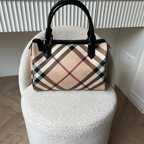 Burberry巴寶莉 經典防水格紋波士頓手提包 底長30