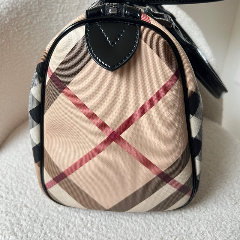 Burberry巴寶莉 經典防水格紋波士頓手提包 底長30-3