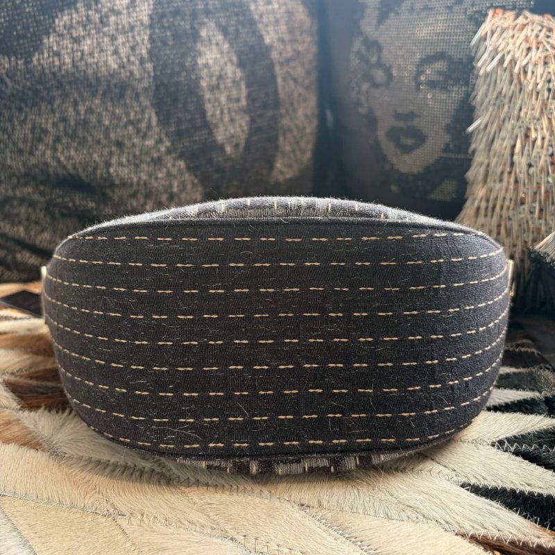 FENDI Melon LOGO灰藍彎月斜肩包 全新-3