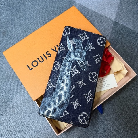 Lv限定款 長頸鹿全皮老花壓紋翻蓋長夾