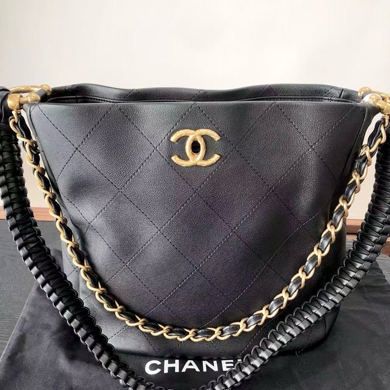 Chanel香奈兒23A黑金嬉皮hobo托特23芯片-1