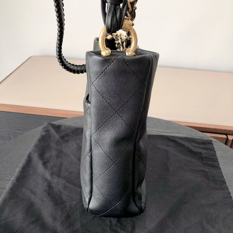 Chanel香奈兒23A黑金嬉皮hobo托特23芯片-5