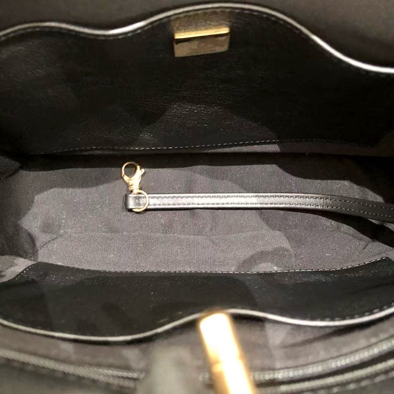 Chanel香奈兒23A黑金嬉皮hobo托特23芯片-6