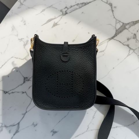 莉亞精品♡ Hermes Evelyne 16 黑金 W刻