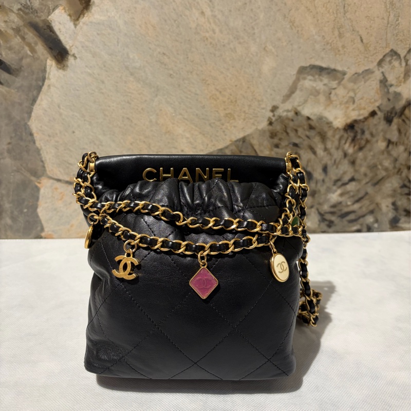 Chanel黑羊皮水桶包-1