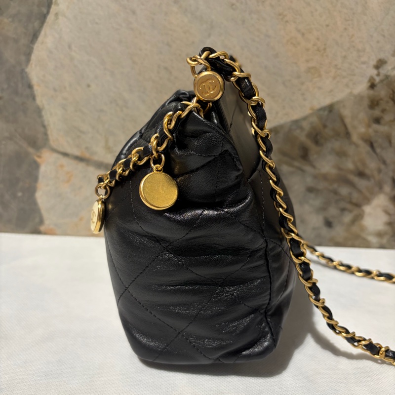 Chanel黑羊皮水桶包-3