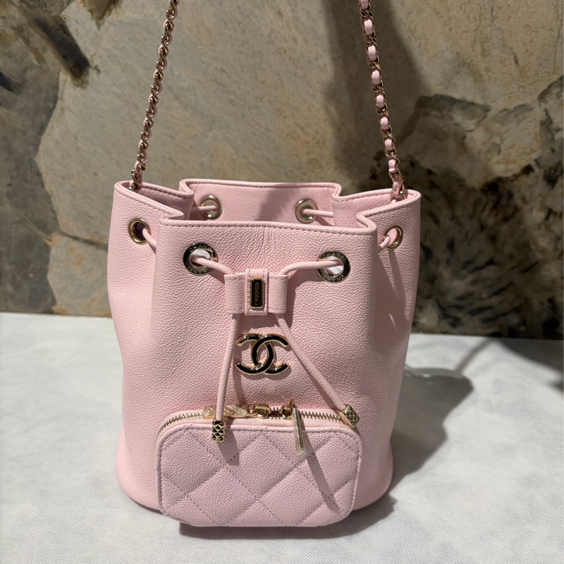 Chanel粉色牛皮水桶斜背包-0