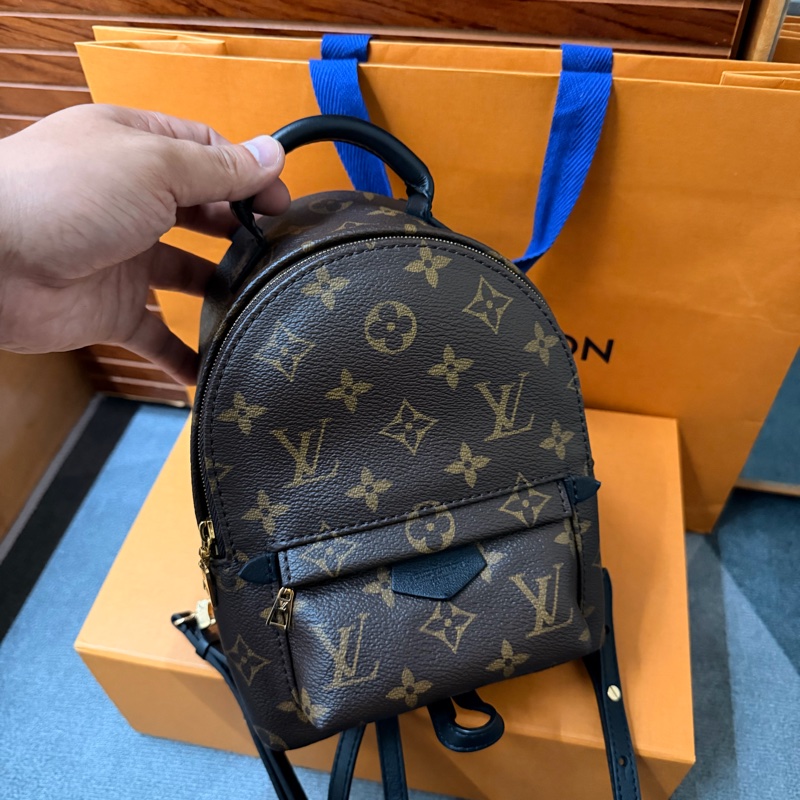 Lv 新款Mini後背包(M44873)-1