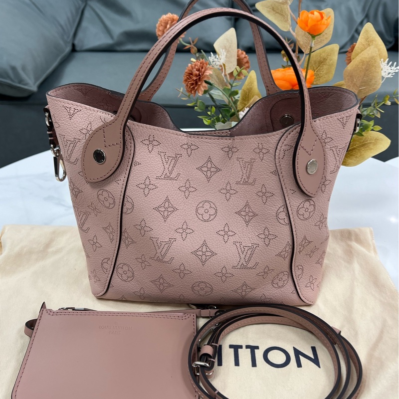 LV/路易威登 Hina月光女神粉色鏤空包-0