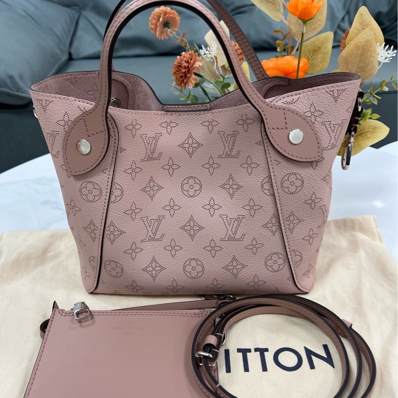 LV/路易威登 Hina月光女神粉色鏤空包-1