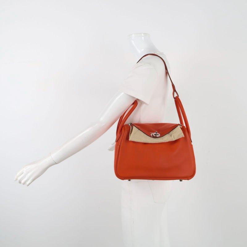 Hermes Lindy26純色旋扣單肩包Swift牛皮銀扣9J火焰橘X刻-1