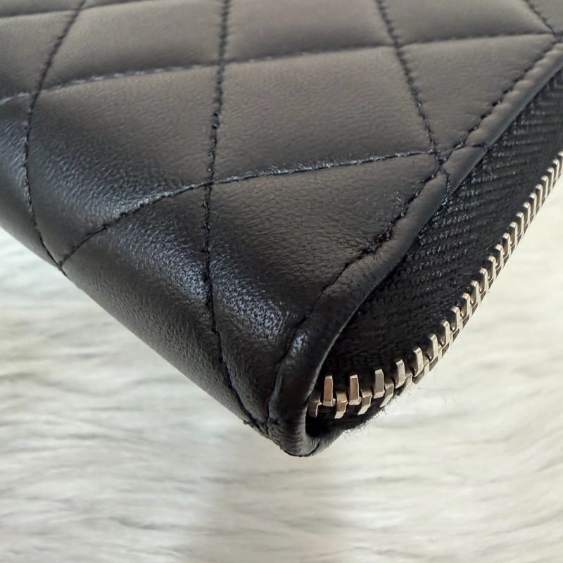 CHANEL A50097 黑羊皮菱格紋銀釦 零錢 發財 長夾 皮夾-10