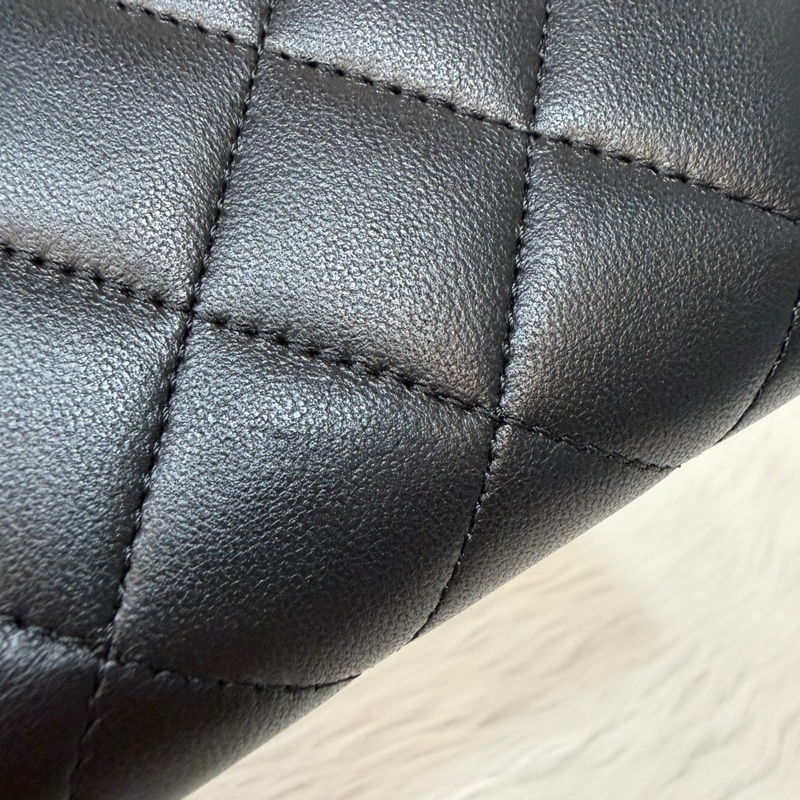 CHANEL A50097 黑羊皮菱格紋銀釦 零錢 發財 長夾 皮夾-25