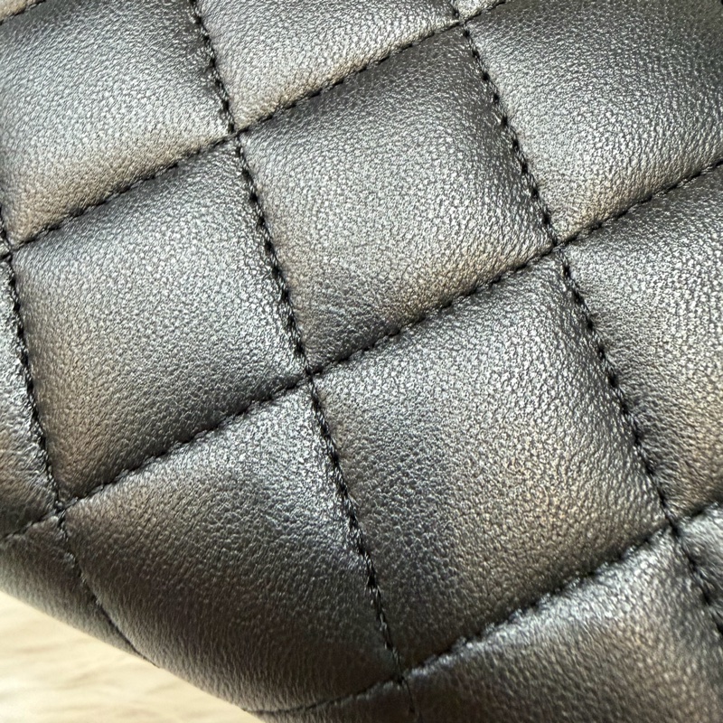 CHANEL A50097 黑羊皮菱格紋銀釦 零錢 發財 長夾 皮夾-26