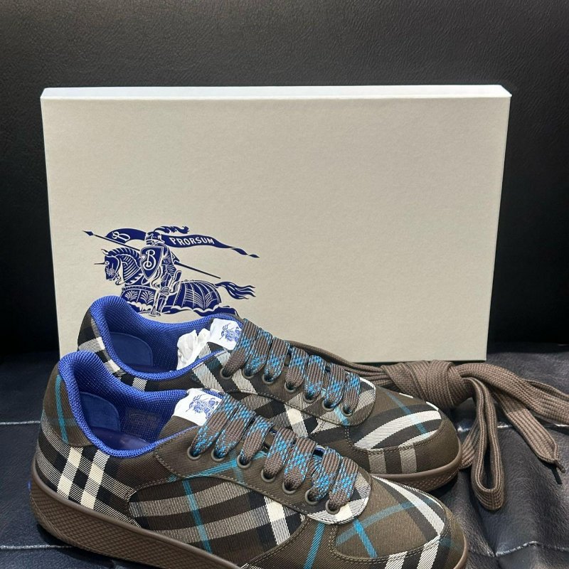 💎Han's house精品服飾💎 BURBERRY 格紋 鞋 原價23300-6