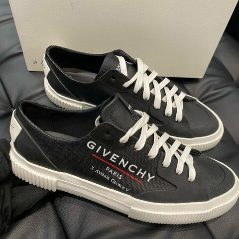 💎Han's house精品服飾💎GIVENCHY 紀梵希 鞋 西班牙製 現貨 UK 8 9