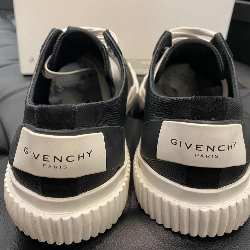 💎Han's house精品服飾💎GIVENCHY 紀梵希 鞋 西班牙製 現貨 UK 8 9-3