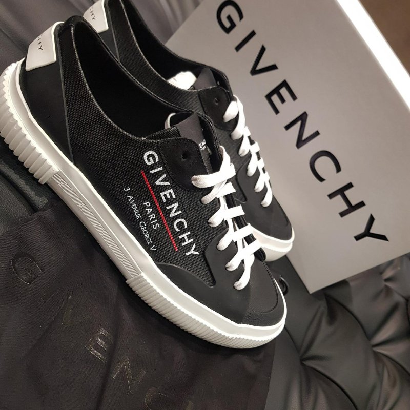 💎Han's house精品服飾💎GIVENCHY 紀梵希 鞋 西班牙製 現貨 UK 8 9-6