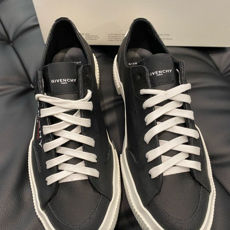 💎Han's house精品服飾💎GIVENCHY 紀梵希 鞋 西班牙製 現貨 UK 8 9-8