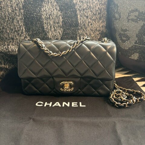 CHANEL小羊皮MINI20黑色 晶片款