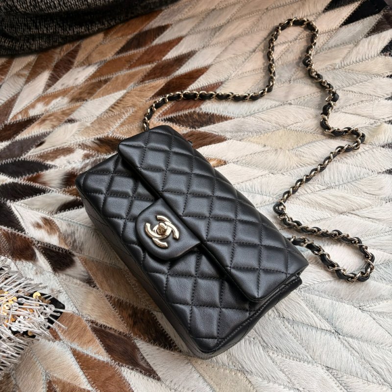CHANEL小羊皮MINI20黑色 晶片款-1