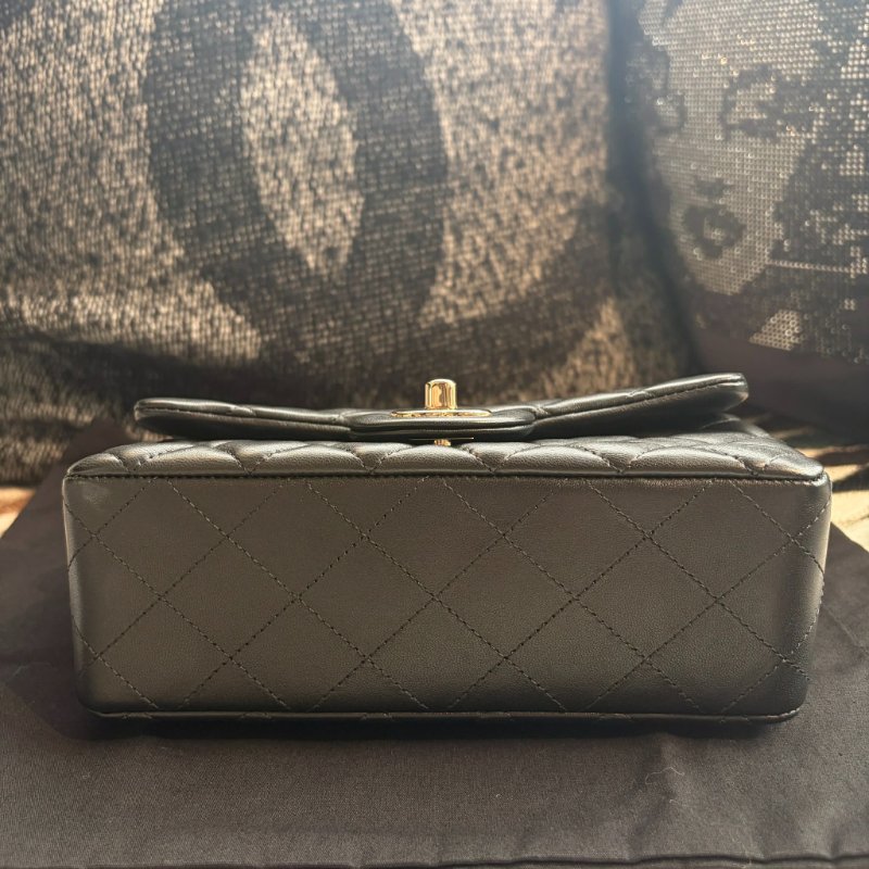 CHANEL小羊皮MINI20黑色 晶片款-4