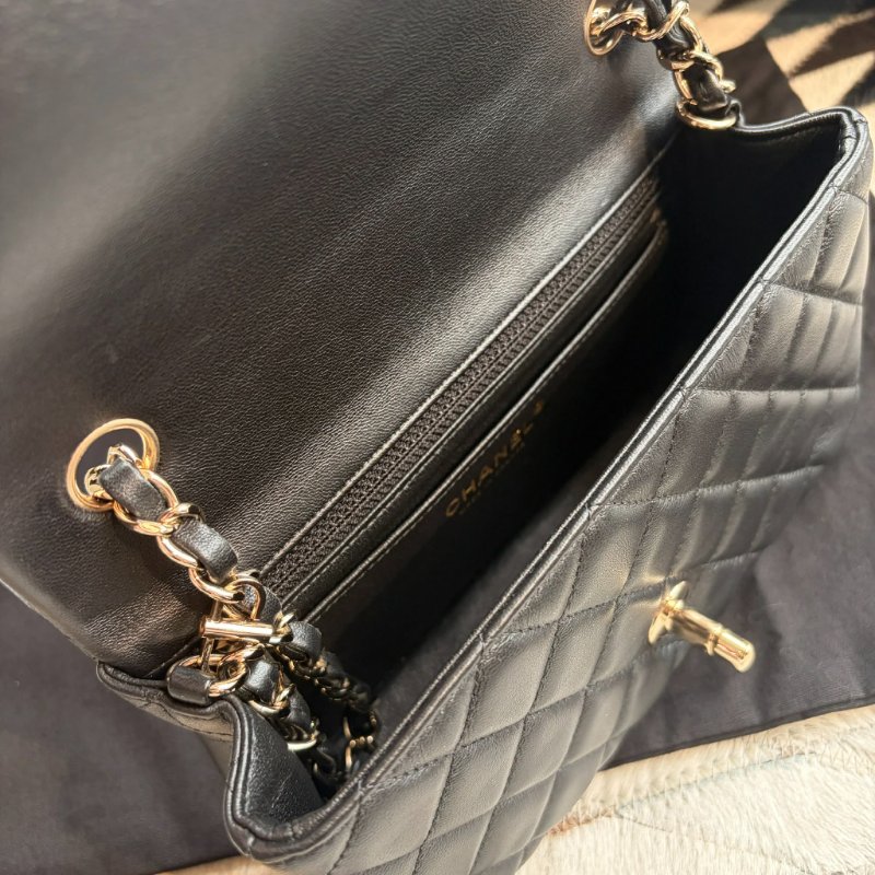 CHANEL小羊皮MINI20黑色 晶片款-5