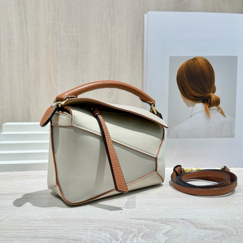 LOEWE羅意威白拼米色mini puzzle手提斜挎包-1