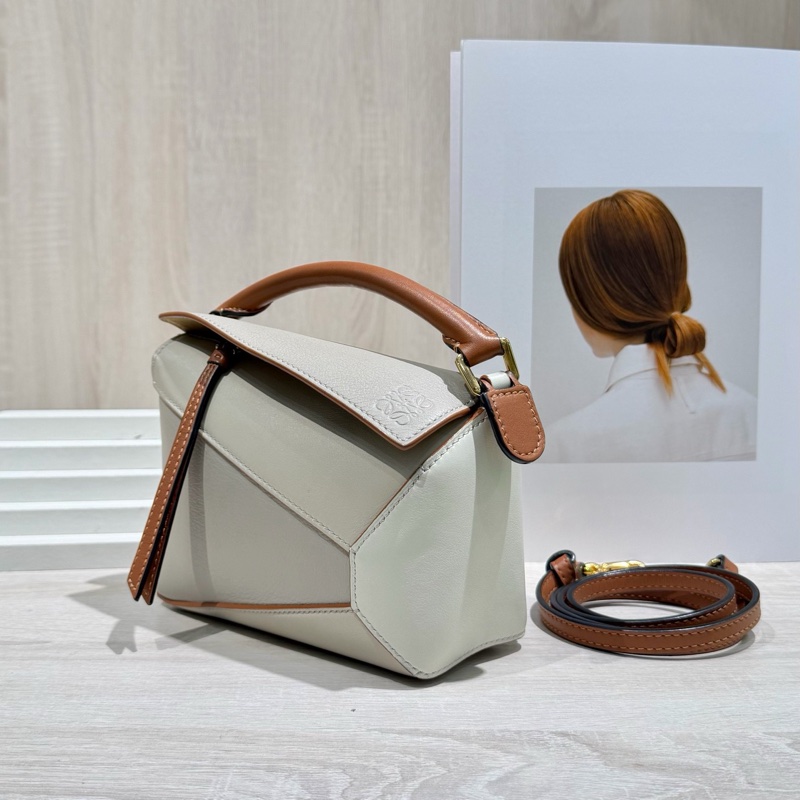 LOEWE羅意威白拼米色mini puzzle手提斜挎包-2